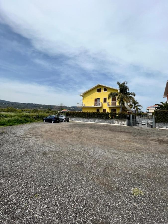 Ferienwohnung Yellow House Fiumefreddo di Sicilia Exterior foto